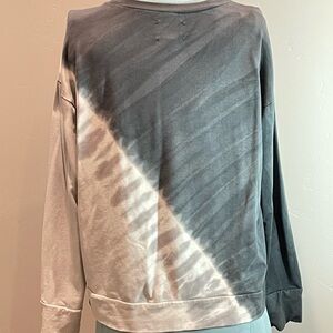 Offline by Aerie - Gray and White Tie-Dye Long Sleeve Shirt